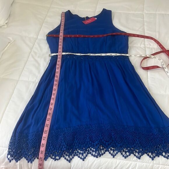 Xhiilaration Dress Size Large Cobalt Blue Scoop Neck Lace Cutout Waist Hem New - Picture 15 of 15